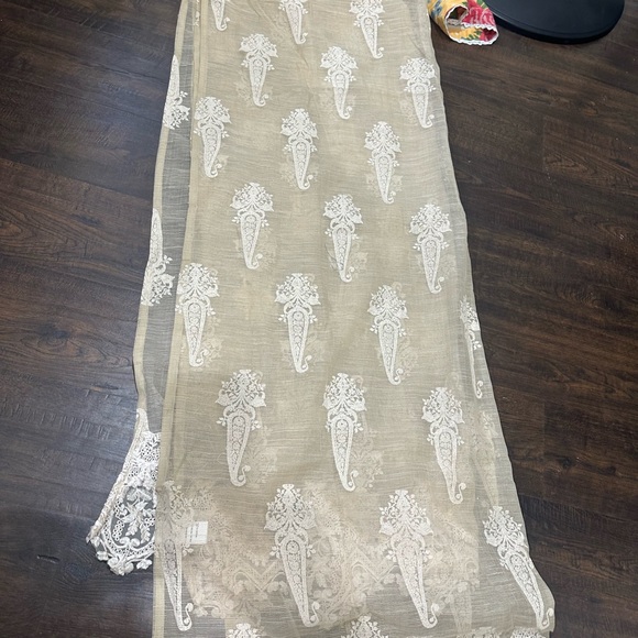 Pakistani dresses Sana safinaz - Picture 4 of 14